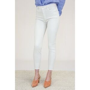 Mother High Waisted Looker Ankle Fray in White Women’s Size 25